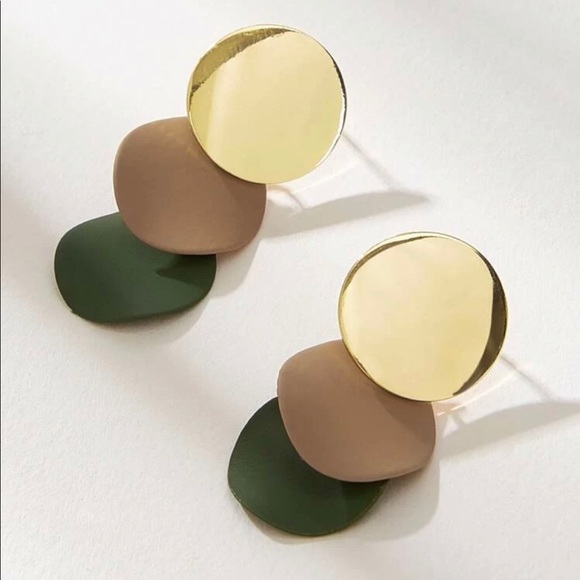 Jewelry - ✨2/$25✨Layered Disc Drops✨